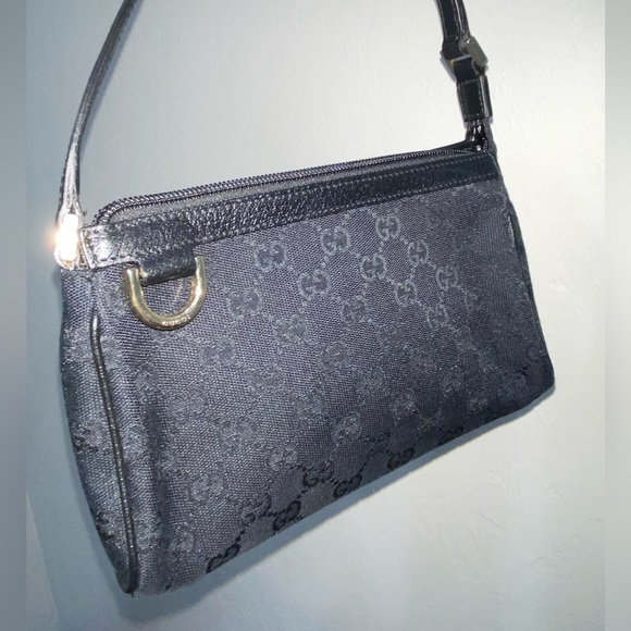 Like New Authentic Gucci GG Canvas with leather trim small shoulder bag - Picture 7 of 11